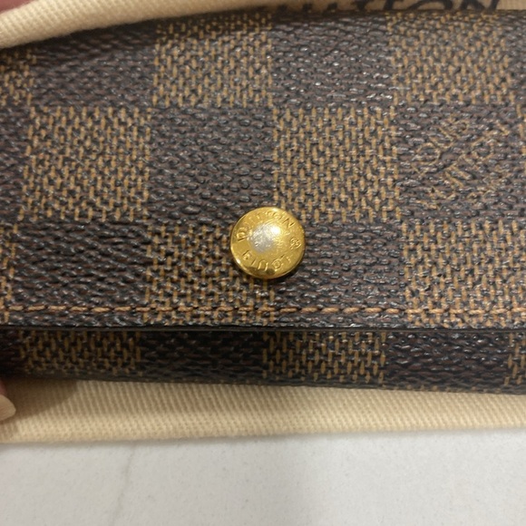 Louis Vuitton Keychain - Picture 12 of 13